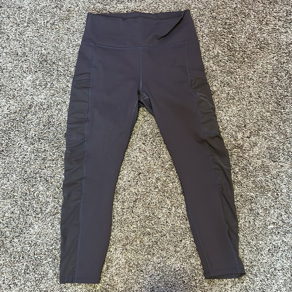 Fabletics light purple high rise legging with pockets - Picture 8 of 8